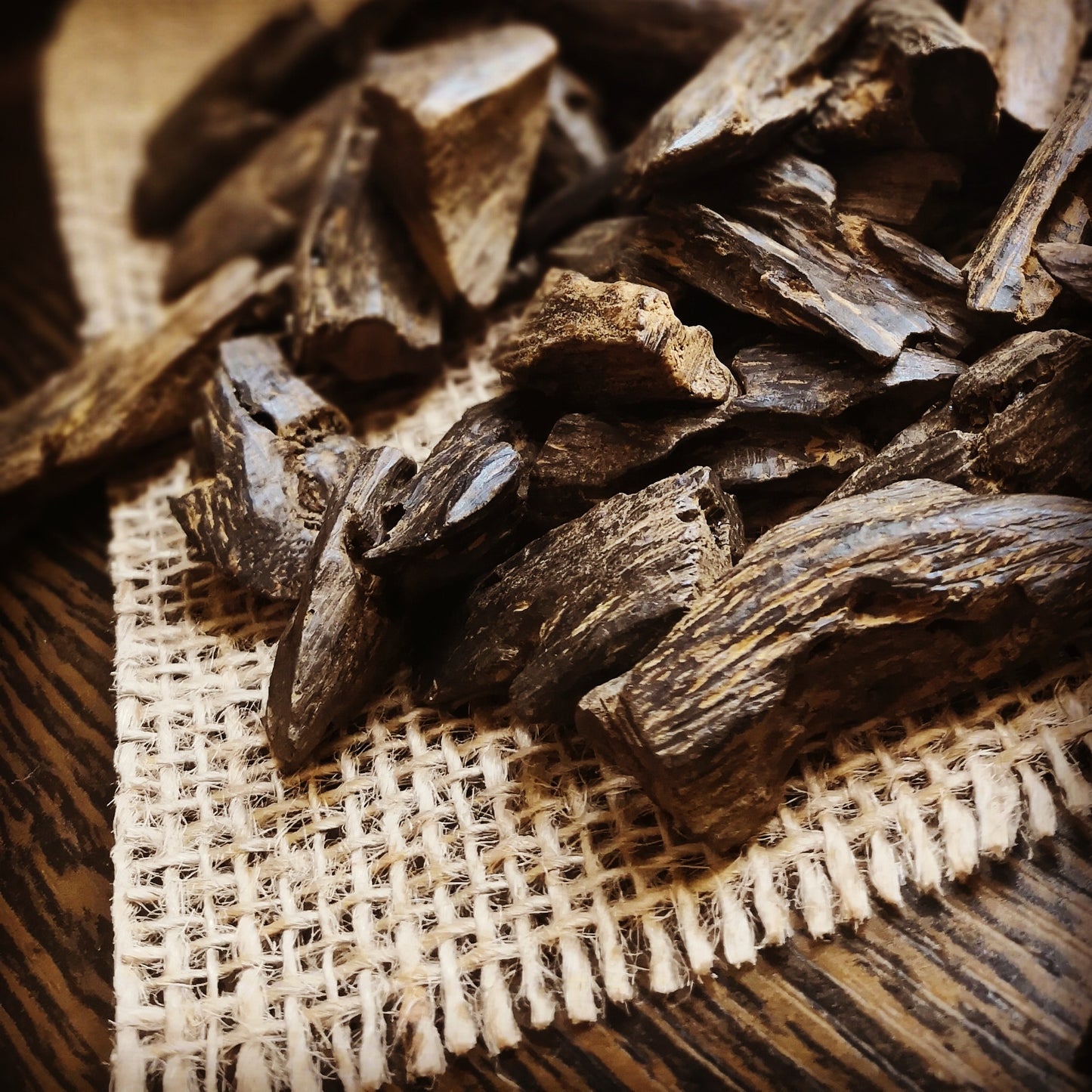 Kalmantan oud wood عود كلمنتان